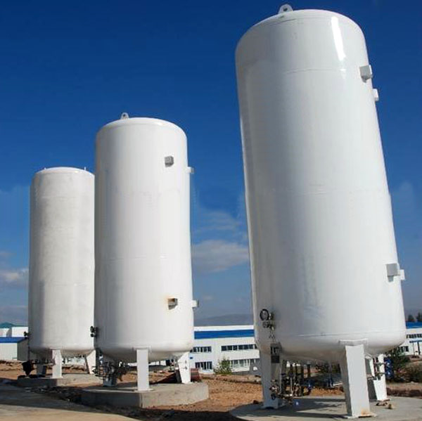 Large atmospheric liquid cryogenic storage tank
